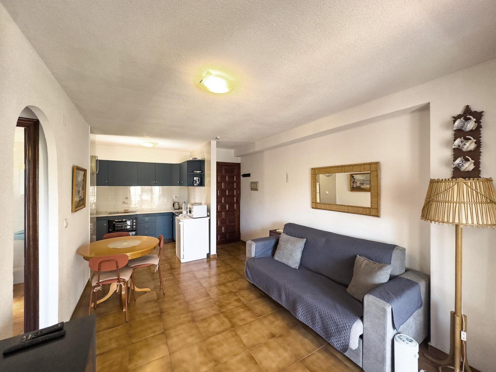 Residential With Pool, 500 Meters To The Beach 奥里韦拉 外观 照片